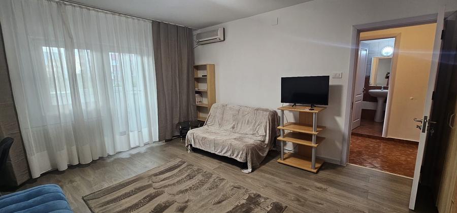 Garsonieră decomandată în Vitan