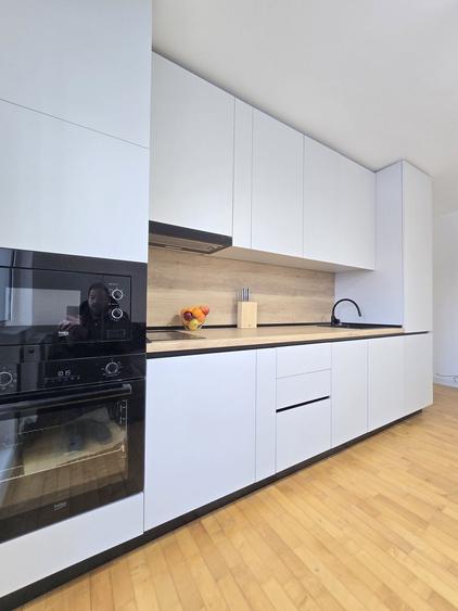 Apartament cu 3 camere decomandat, mobilat în 13 Septembrie