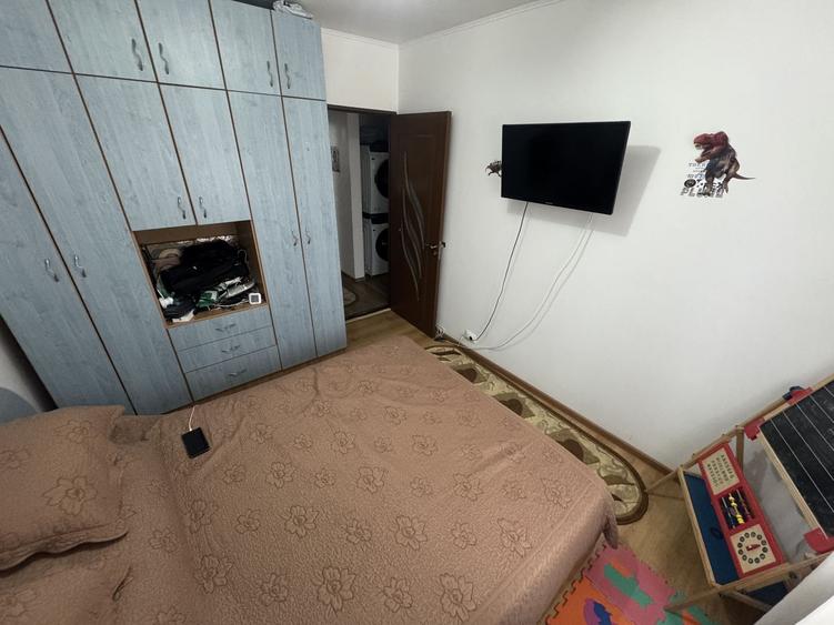 Apartament cu 3 camere decomandat, mobilat în CET