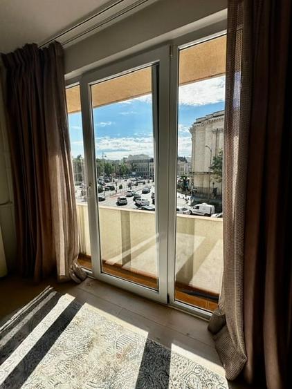 Apartament cu 3 camere semidecomandat în Calea Victoriei