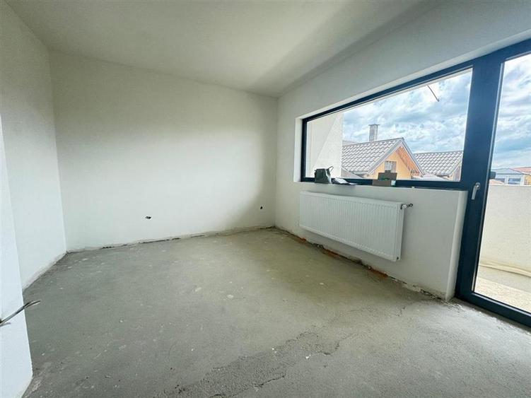 Apartament cu 2 camere semidecomandat în Șelimbăr