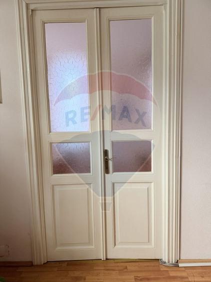 Casă cu 4 camere cu Teren 435 Mp în Central