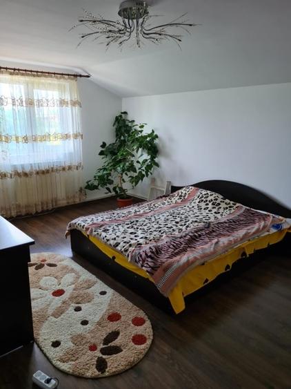Casă individuală cu 5 camere cu Teren 500 Mp în Exterior Est