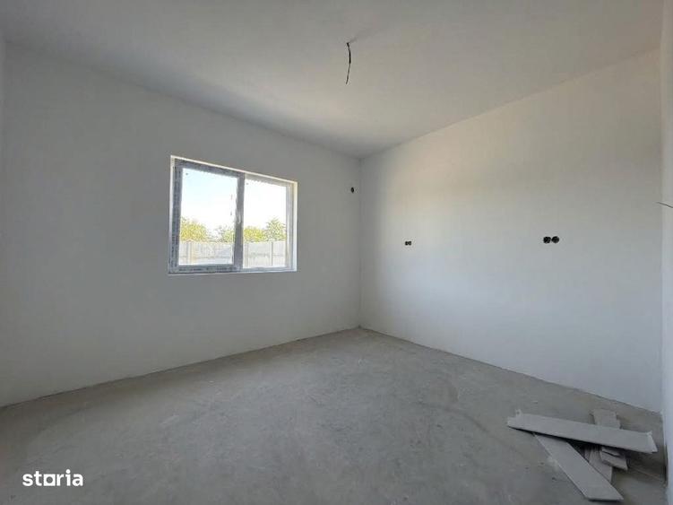 Casă cu 4 camere cu Teren 230 Mp în Lumina