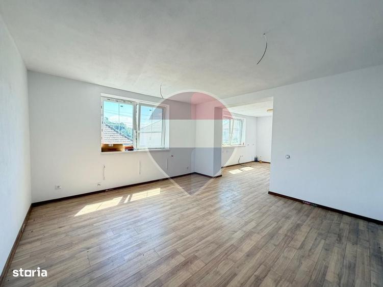 Casă cu 4 camere cu Teren 500 Mp în Central