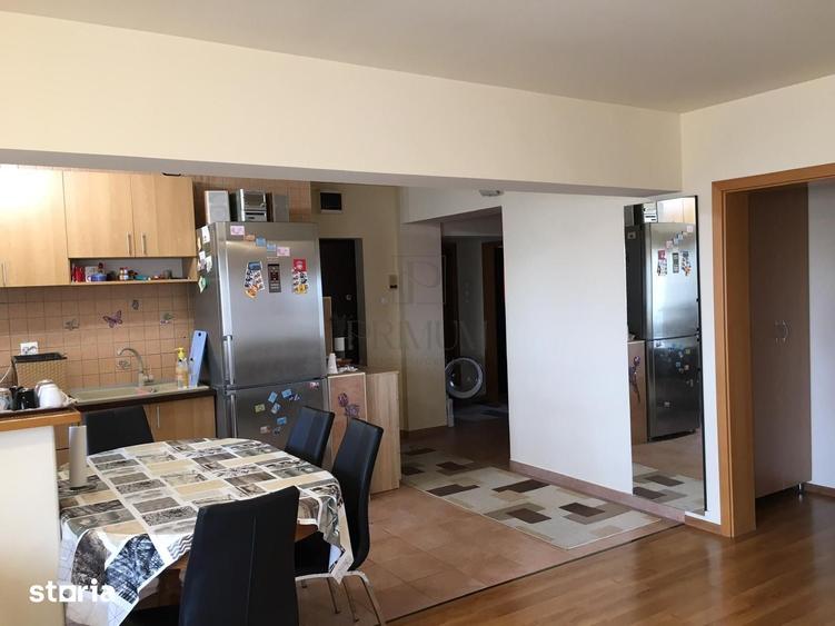 Apartament cu 4 camere decomandat în Simion Bărnuțiu