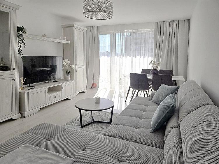 Apartament cu 2 camere decomandat, mobilat în Tractorul