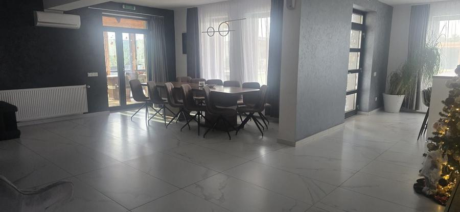 Casă cu 4 camere cu Teren 1500 Mp în Apateu