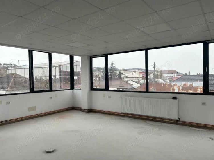 Spațiu comercial, de 180 mp, în Central