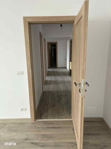 Apartament cu 3 camere decomandat în Astra