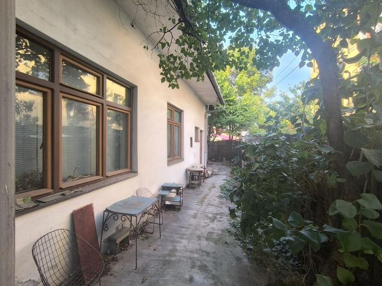 Casă individuală cu 3 camere cu Canalizare în Plopilor