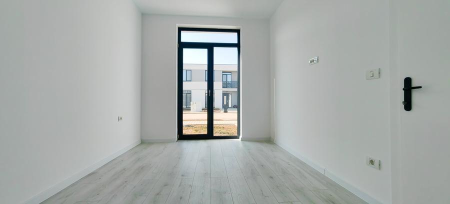 Duplex cu 5 camere cu Canalizare în Mehala