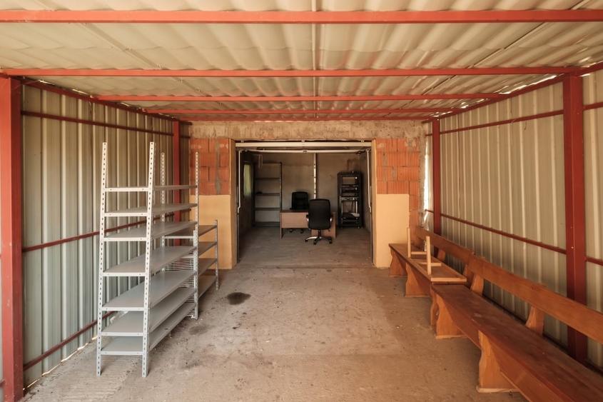 Casă individuală cu 3 camere cu Canalizare în Satchinez