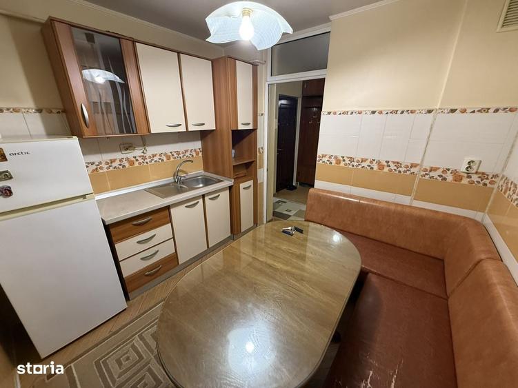 Apartament cu 2 camere decomandat în Nicolina