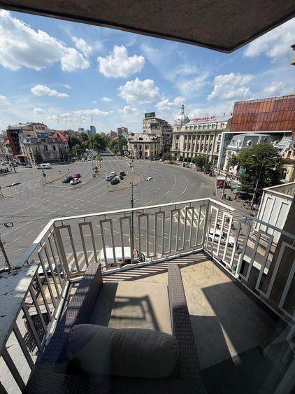 Apartament cu 3 camere semidecomandat în P-ța Romană
