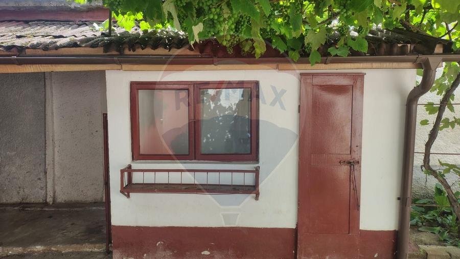 Casă individuală cu 3 camere cu Teren 305 Mp în Central