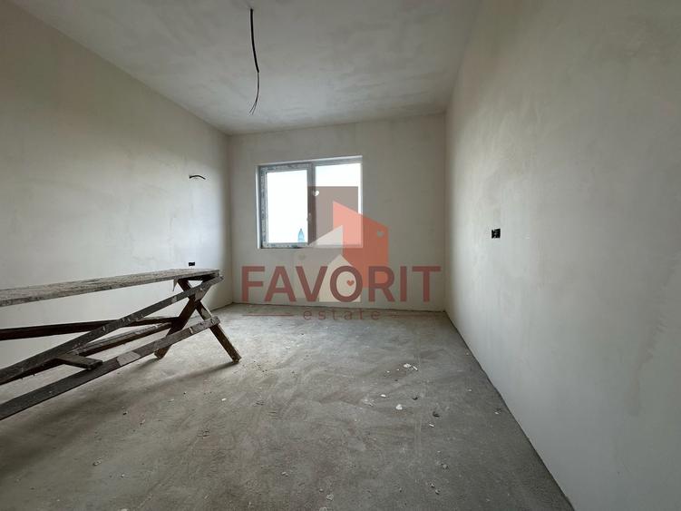 Duplex cu 5 camere cu Canalizare în Săcălaz