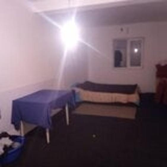 Casă cu 8 camere cu Teren 1000 Mp în Central