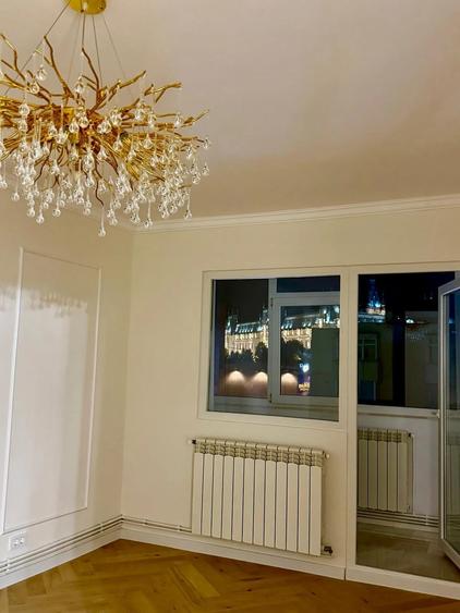 Apartament cu 3 camere decomandat în Palat