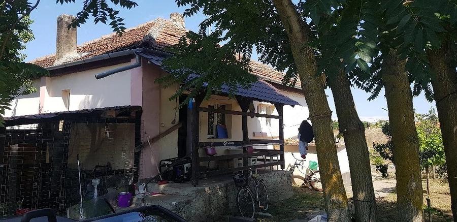 Casă cu 4 camere cu Teren 700 Mp în Central