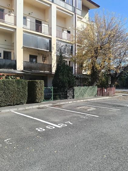 Garsonieră decomandată în Iris