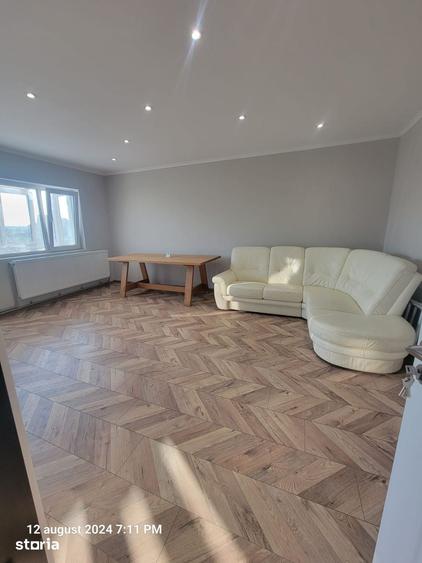 Apartament cu 3 camere decomandat în Micro 3