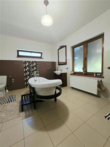 Casă individuală cu 4 camere cu Piscina în Ghermănești