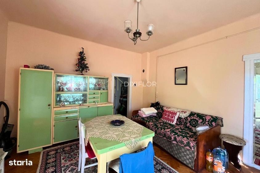 Casă cu 4 camere cu Teren 2349 Mp în Criș