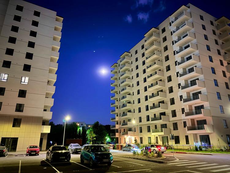 Apartament cu 3 camere semidecomandat în Nord