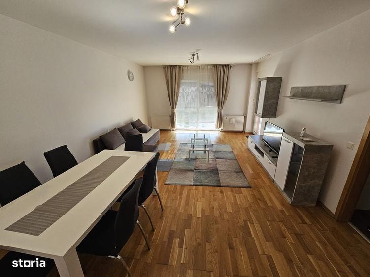 Apartament cu 3 camere semidecomandat în Central