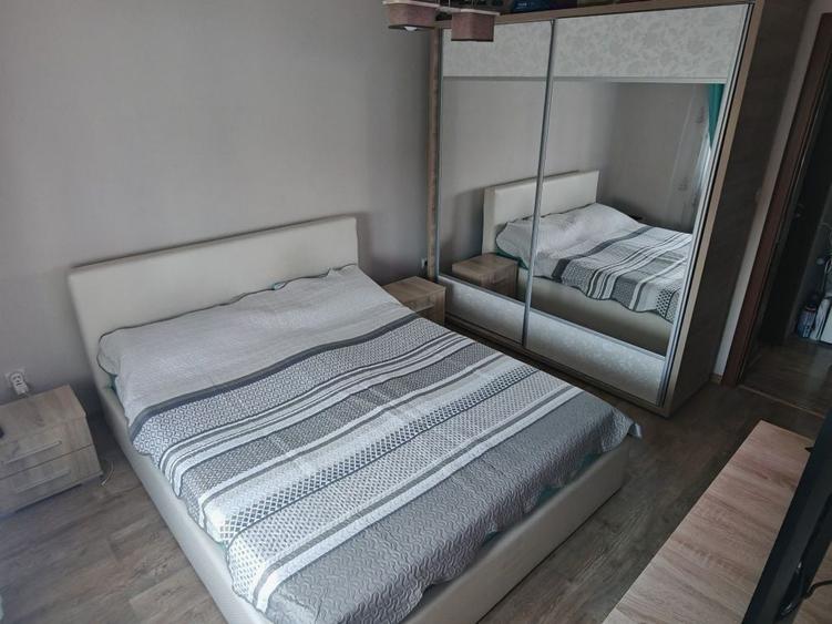 Apartament cu 3 camere semidecomandat în Exterior Vest