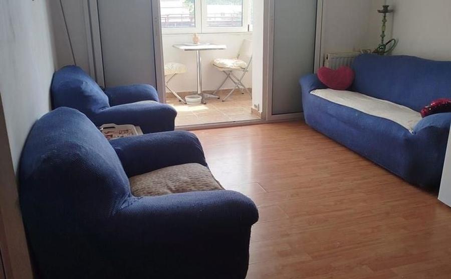 Apartament cu 4 camere semidecomandat în Băneasa