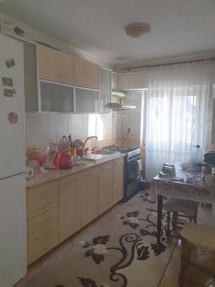 Apartament 3 camere etaj4 + Garaj ,Dorohoi - 1