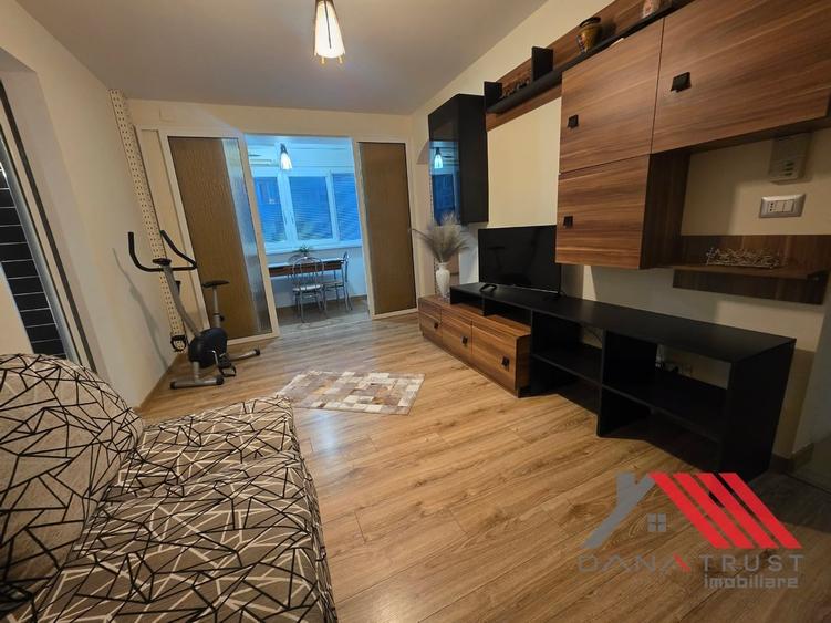 Apartament cu 2 camere semidecomandat, mobilat în Gheorghe Lazăr