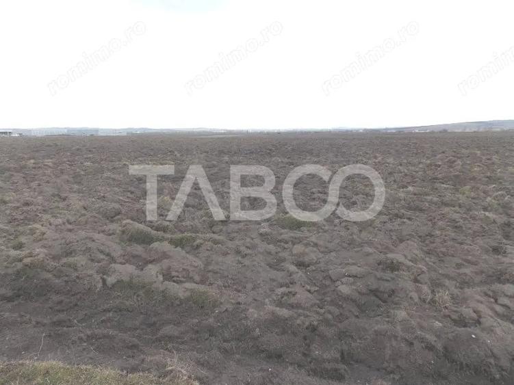 Teren de 10000 mp, în Central