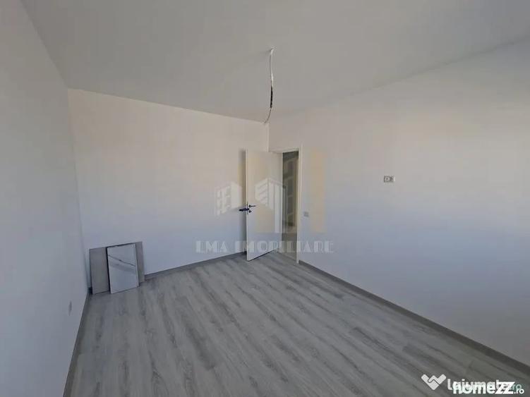 Apartament cu 3 camere decomandat în Sânpetru