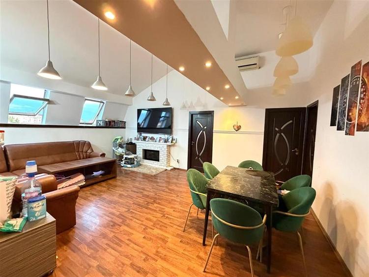 Apartament cu 3 camere decomandat în Rogerius
