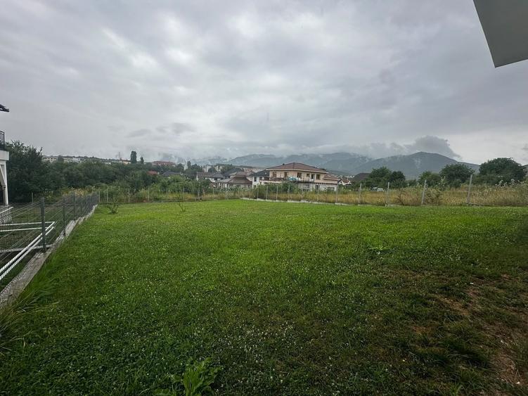 Casă individuală cu 5 camere cu Canalizare în Exterior Est