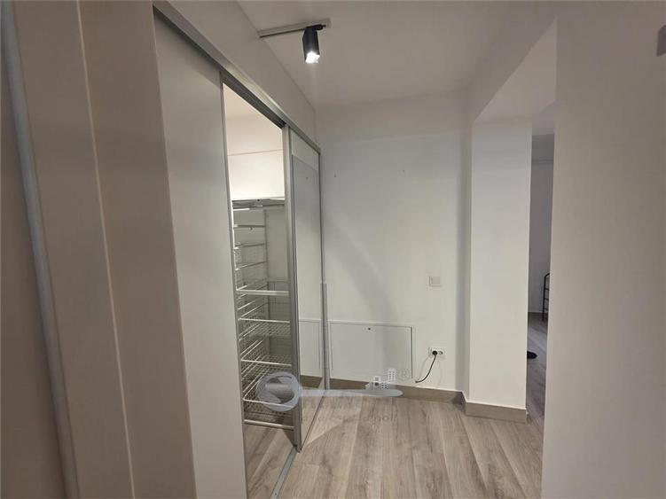 Apartament cu 3 camere decomandat, mobilat în Bucium