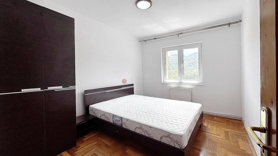Apartament cu 4 camere decomandat în Noua