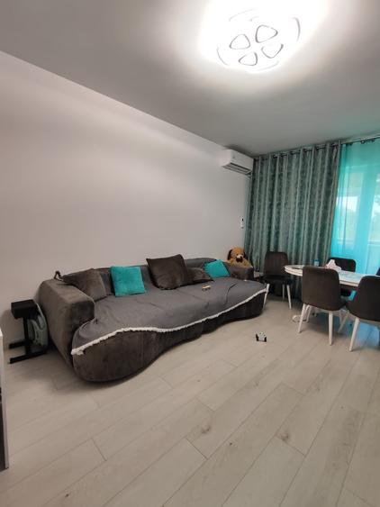Apartament cu 4 camere decomandat, mobilat în Brâncoveanu