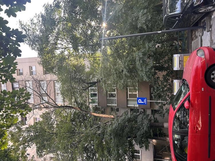 Apartament cu 3 camere decomandat în Lujerului