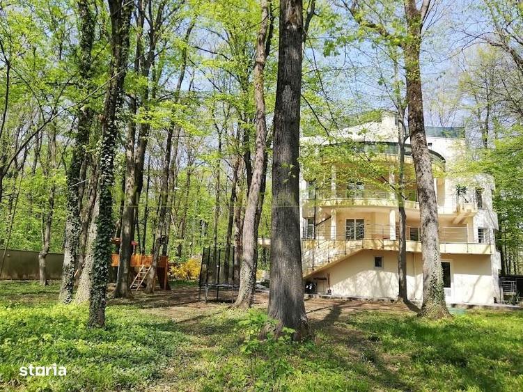 Apartament cu 4 camere în Băneasa