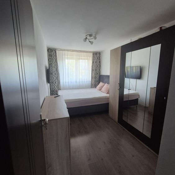Apartament cu 3 camere semidecomandat în Vitan