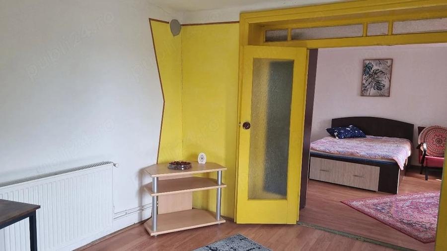 Casă cu 3 camere cu Teren 2000 Mp în Central