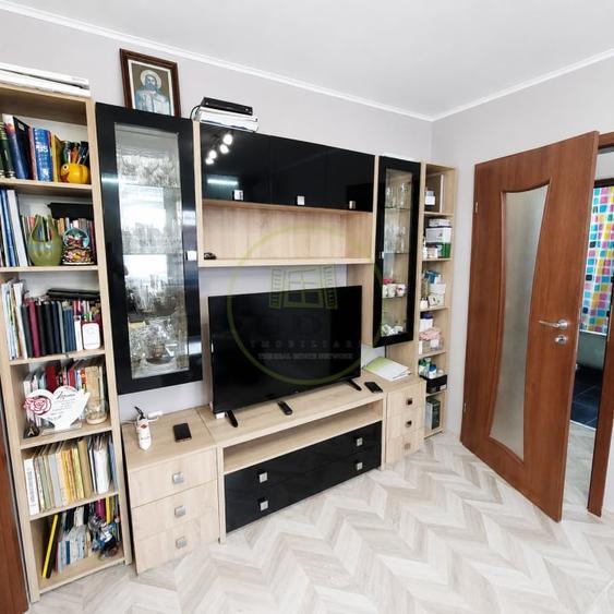 Apartament cu 3 camere decomandat, mobilat în Florilor