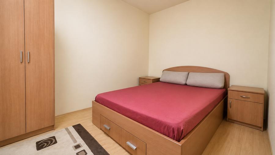 Apartament cu 2 camere semidecomandat în Girocului