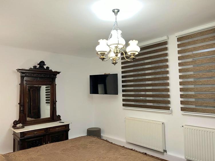 Apartament cu 3 camere decomandat în Centrul Istoric