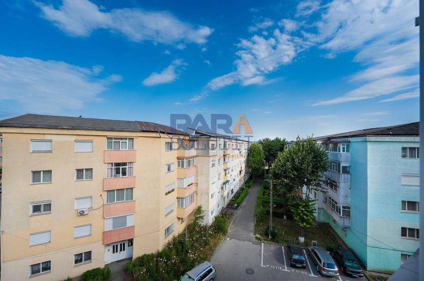Apartament cu 3 camere decomandat, mobilat în Sud