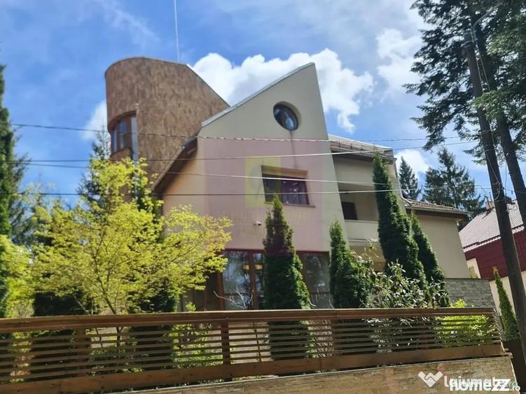 Casă cu 7 camere cu Teren 552 Mp în Cioplea